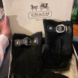 COACH WOMENS MISHKA SHEARLING BLK SUEDE WINTER BOOTS W BUCKEL 8.5 EXCELLENT
